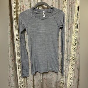 Lululemon Swiftly Speed Long Sleeve Navy/white Top Size 4